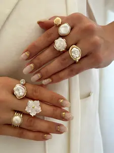 6-Piece Fashion Retro Baroque Faux Pearl Open Adjustable Ring Set - Elegant & Versatile Irregular Shaped Ladies' Ring Set, Ideal for Daily Wear, Gifts for Best Friends or Couples, Fashion Rings