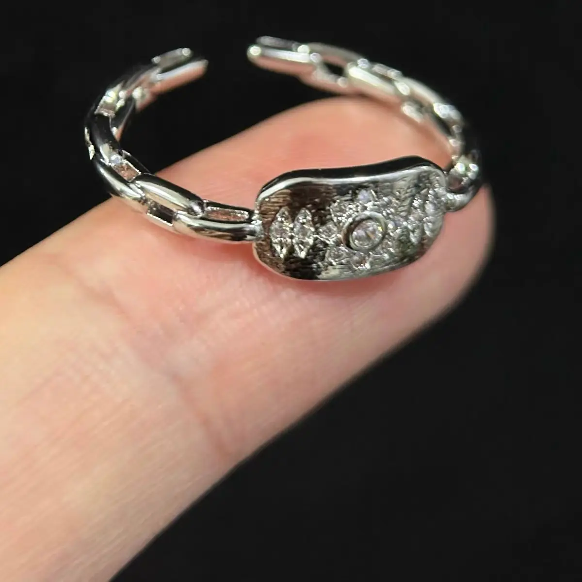 Women's Adjustable Star Ring - Chain-Link Band Costume Jewelry, Accessories for Women for Casual Everyday Outfits, Anniversary, Birthday Gift