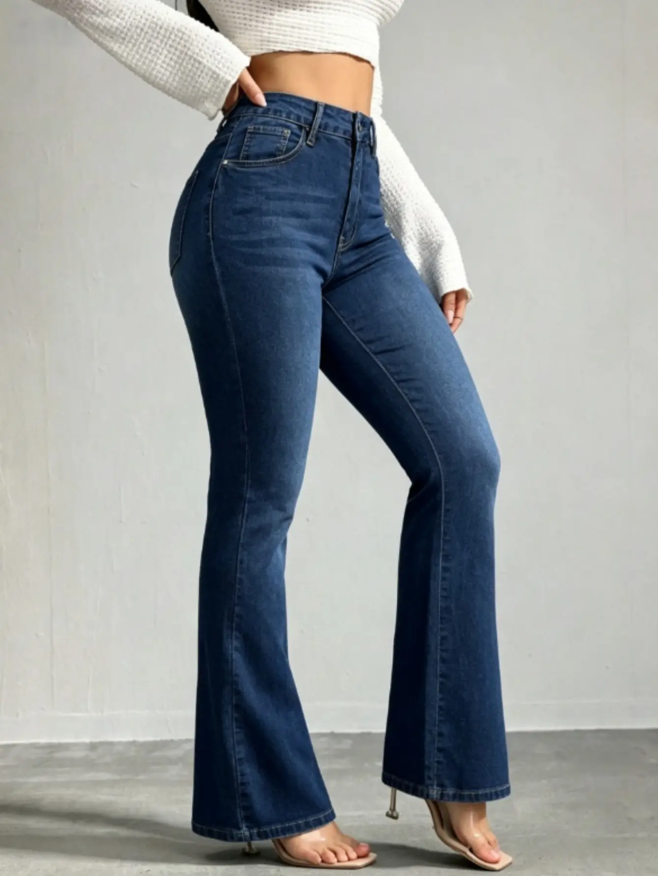 【Plus Size】Women's Oversized High-Waisted Stretchy Denim Flare Pants (WH48) - Loose Feminine Bootcut Jeggings with Multi-Pockets, Day Wear for All Seasons, Trouser