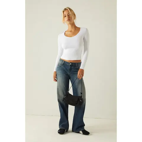 Your Favorite Women's Demi Scoop Neck Long Sleeve Top