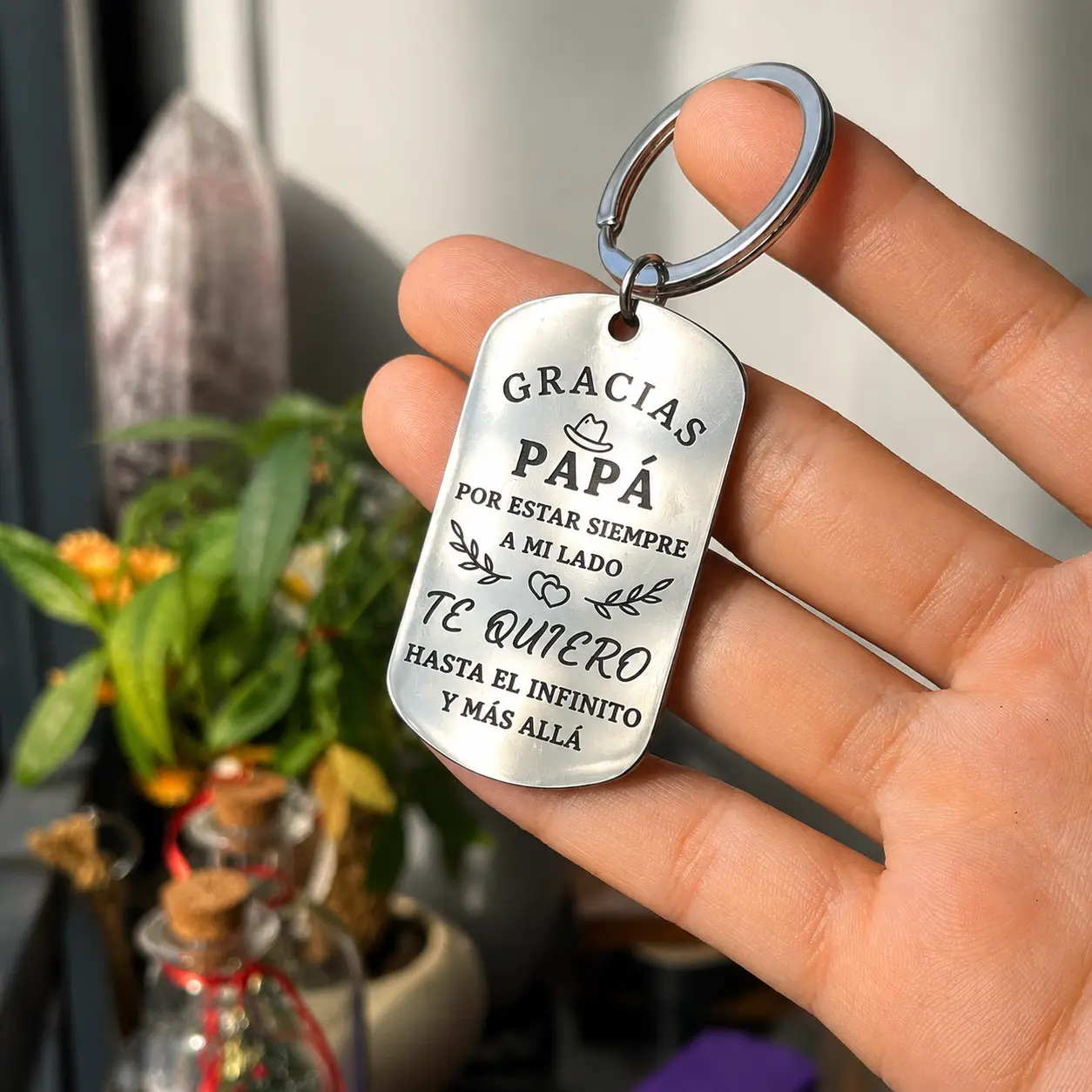 Personalized Engraved Keychain for Dad - Spanish "Gracias Papá" Stainless Steel Dog Tag Keychain - Emotional Father's Day & Birthday Gift from Daughter/Son