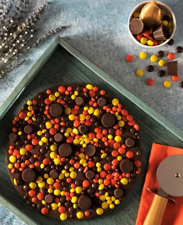 Peanut Butter Blast Chocolate Pizza