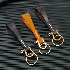 Creative Handmade Vegetable Tanned Leather Tree Lambskin Brass Horseshoe Buckle Keychain High-end Car Keychain