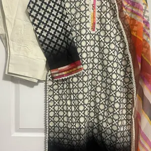Gul Ahmed 3pcs lawn medium size women wear