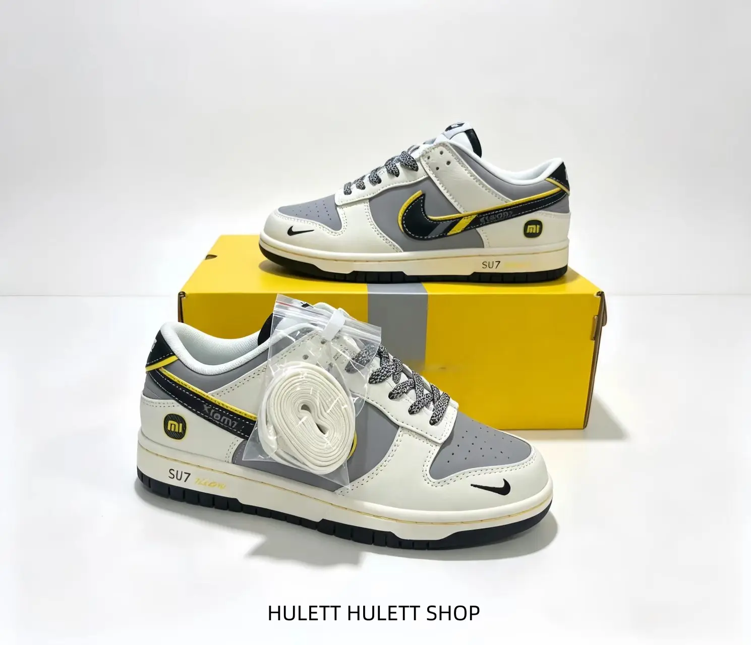 Fashion casual low-top board shoes balance minimalist design and wearing experience, flexible sole supports natural foot movement in every casual scene.
