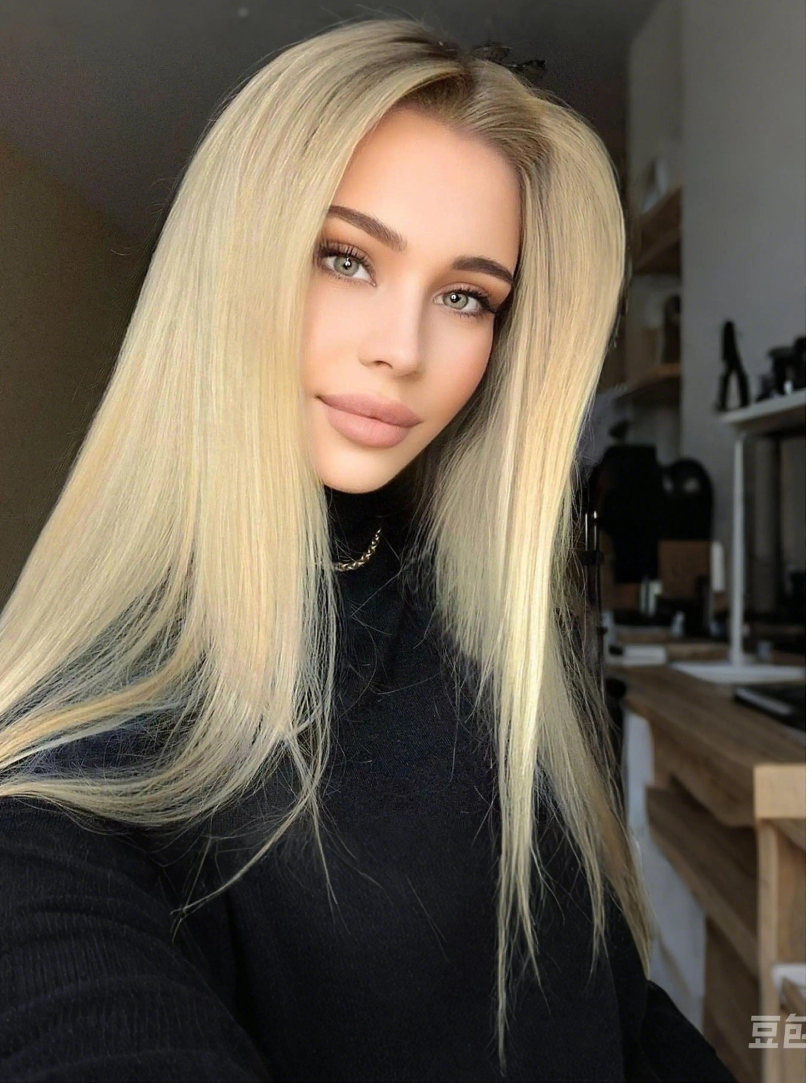 Ombre Ash Blonde Wig, 13x4 HD Transparent Synthetic Lace Front Wig, Heat Resistant Fiber Hair, Pre-Plucked Hairline, 28 Inch Straight Wig, Perfect for Daily Wear, Beginners & Music Festival Styling, Lace Wigs