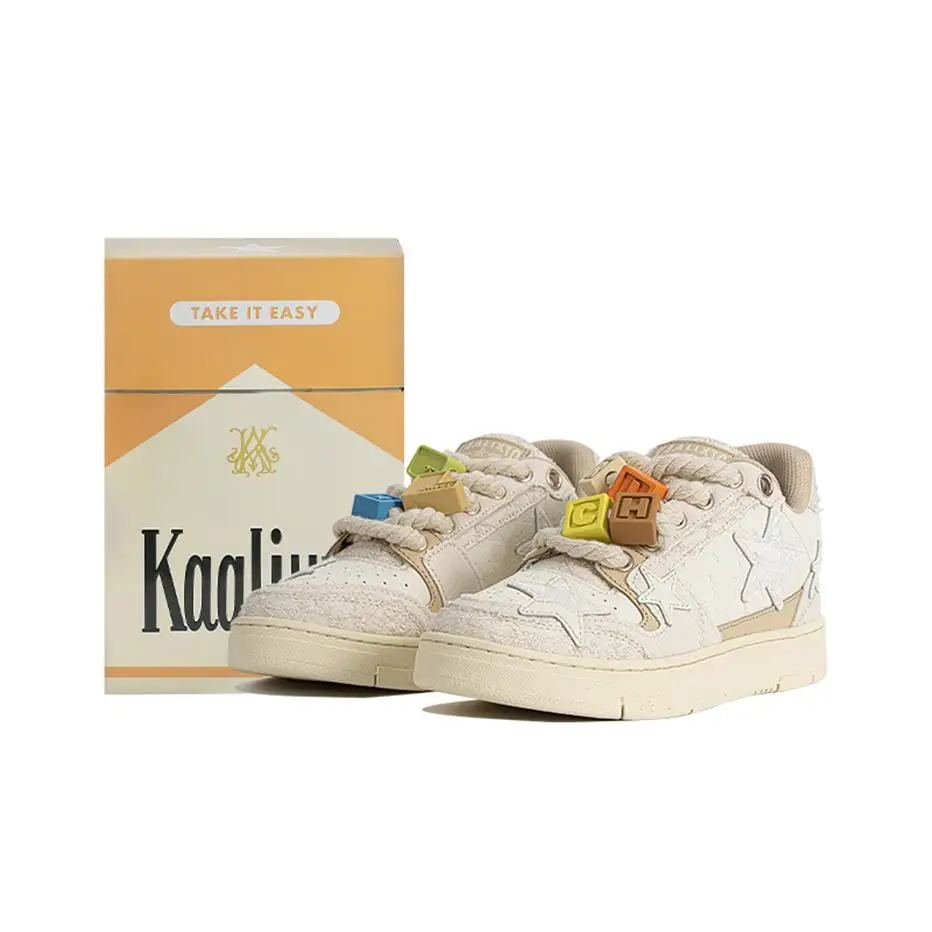 Retro Star Sneakers，casual athletic sneakers, everyday streetwear, fashion sport shoes, breathable unisex shoes, statement footwear,bold design shoes,