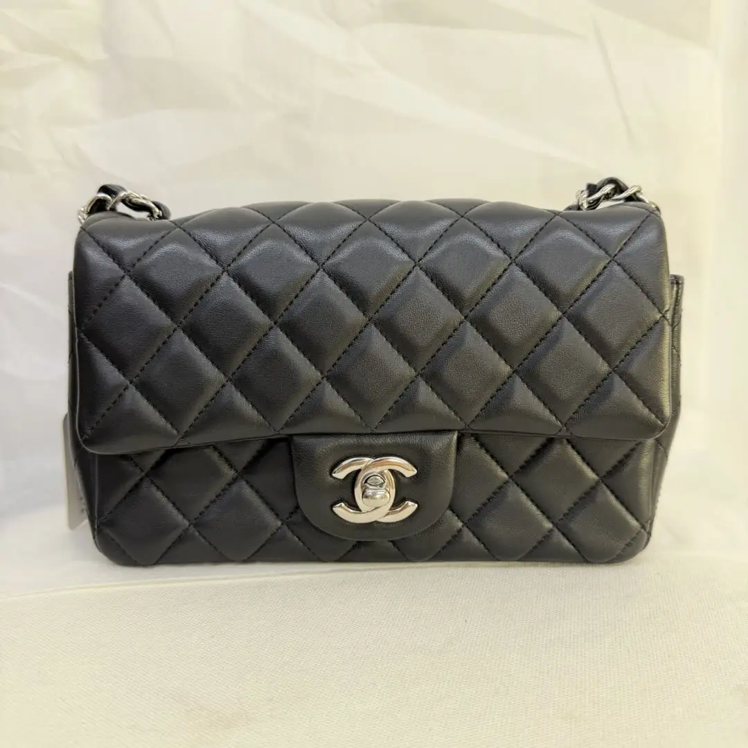 Pre-owned CHANEL Classic Flap Crossbody Mini Bag Black Lambskin, Silver Tone Hardware, 98% New, 28 Series Authenticity Code, Fashionable Bags (Style Code: B2504013)