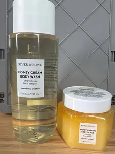 River & Rowe Honey Cream Body Wash & Honey Crystal Scrub Set.
