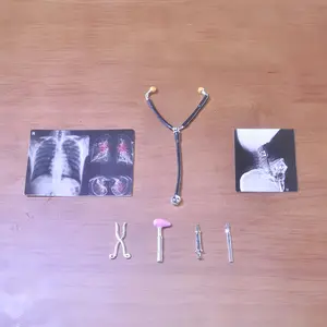 1:6 Medical Model Set - 62 pieces, including high-definition medical posters + precise medical equipment, adult creative gift, dollhouse backdrop, model sand table accessories, highly detailed collectible toys