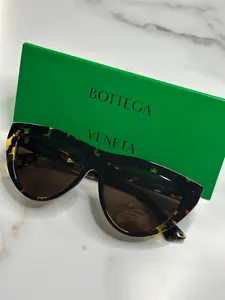 Pre-owned Bottega Veneta dark Havana and gold sunglasses