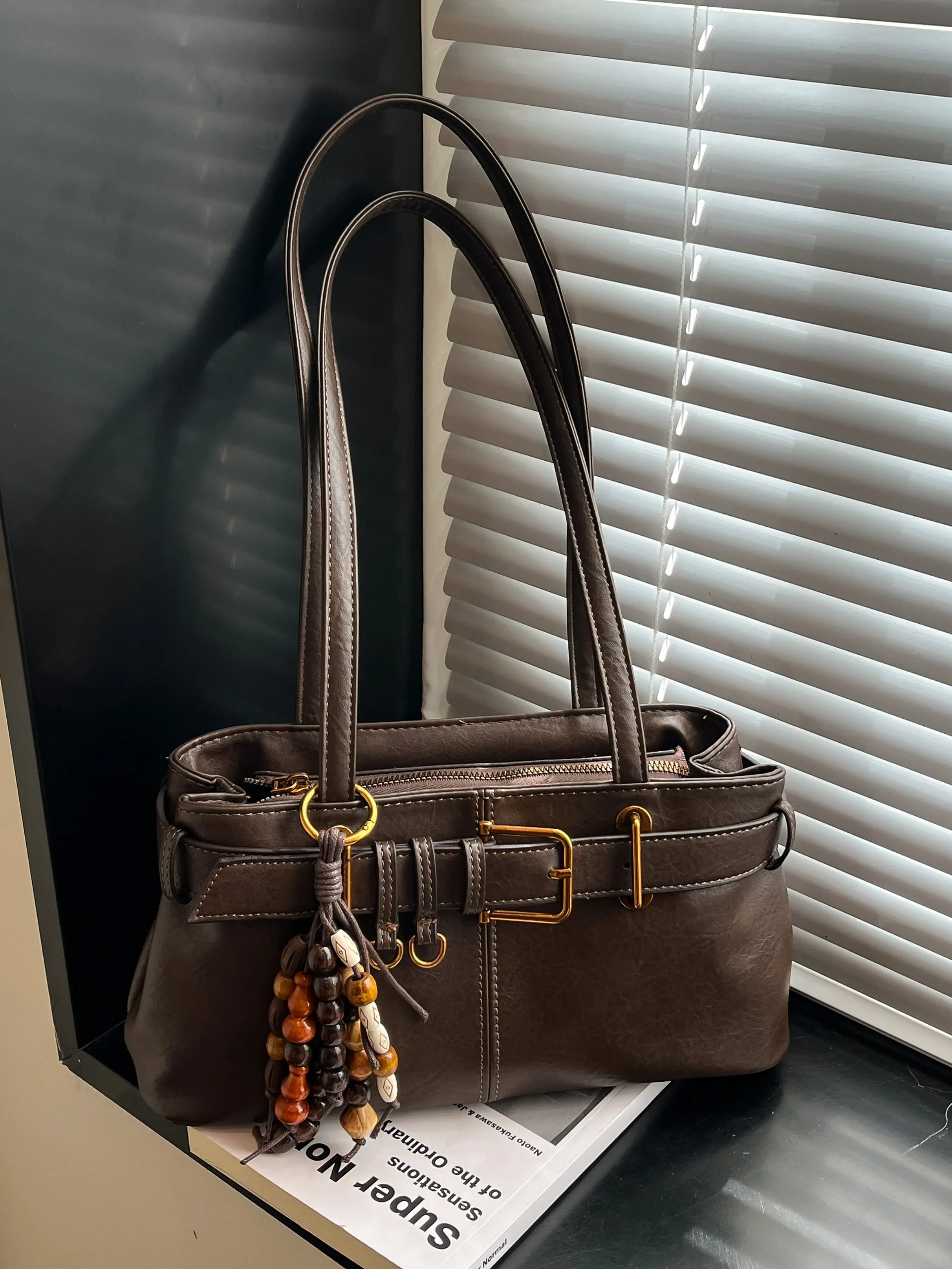 Women's PU Fabric Shoulder Bag, Fashionable Buckle Decoration, Vintage High-End Handbag, Dual Handle Design, Zip Closure, Office, College, Travel, Pu Tote Satchel