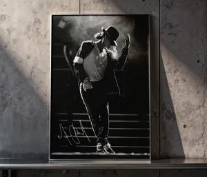 “Michael Jackson Legendary Dance Pose Canvas – King of Pop Wall Decor”