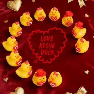 50/20/5pcs-Heart Ducks Mini Resin Duck Figures Decorative Figurines, Cute Collectible Figurines, Valentines Day Decor, Christmas Decoration for Home Desktop, Vase, Cake, Birthday Party Favors
