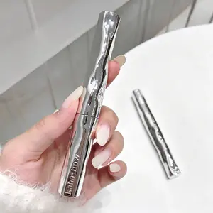 This mascara creates thick, long, and curled lashes.It's waterproof, smudge-proof, and durable, giving you perfectly defined lashes like a sunflower.The black formula dries quickly and forms a protective film.