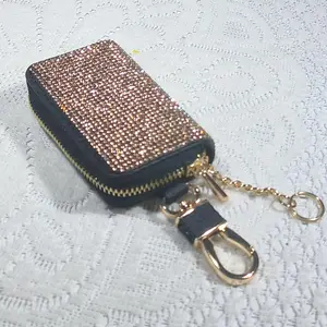 Luxurious Rhinestone Car Key Case, Elegant Diamond-Encrusted Auto Key Holder, Stylish Accessory for Car Keys, Perfect Gift Idea, Car Key Protector