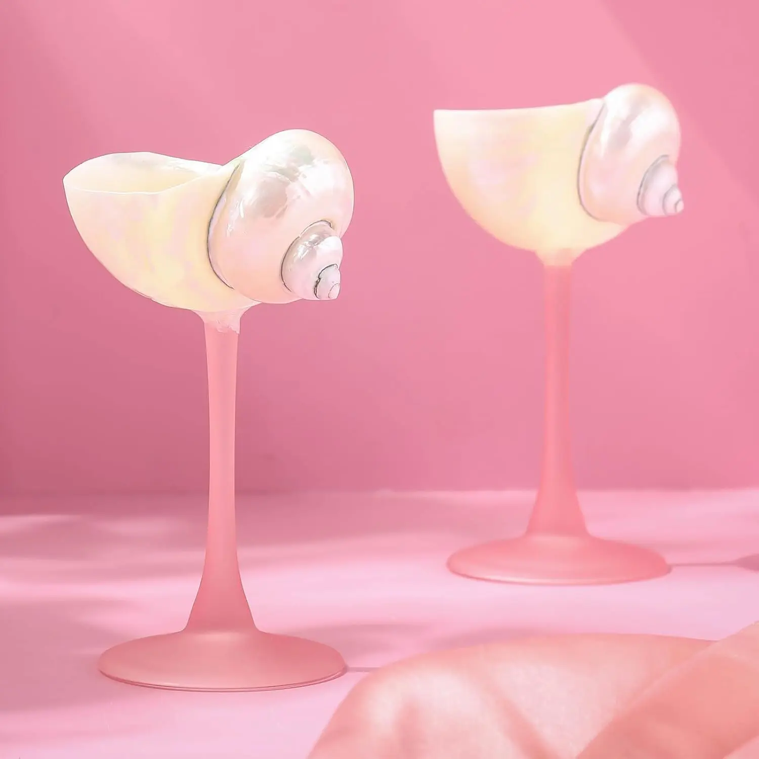 Seashell Glass Cups, 2-Piece Stylish White Conch-Shaped Drinkware with Blush Pink Base Stems, Martini Goblets for Bridesmaids Wedding Events, Kitchenware Bar Utensils, Seashell Glass Cup, Stylish Drinkware