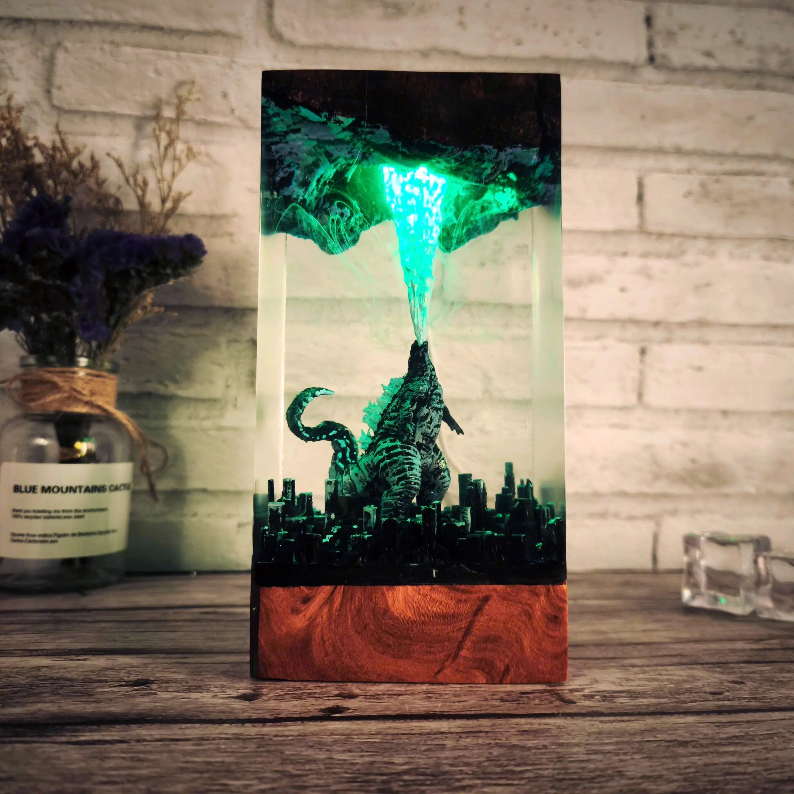 God.zilla Figurines Epoxy Resin Diorama Wooden Base Desk Decor Monster Breathing Fire Ornament Handcraft Gift Home Office Decoration