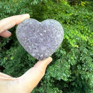 AMETHYST (G7) geode heart natural