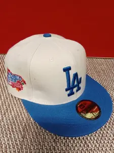 New Era LA Dodgers 59FIFTY Flat Bill Baseball Hat – White And Blue Fitted Cap, Vintage World Series Side Patch Urban Fashion Style