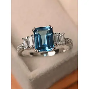 Elegant Artificial Crystal Decorated Ring for Women Fashion Party Wedding Jewelry Gift Solitaire Promise Commitment Rings Trendsetting Accessory
