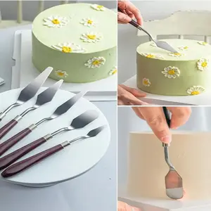 Cake Spatula Tool Set, 5 Stainless Steel Cakes Are Smoother and The Frosting Is Smoother. Cake Decoration Tools Are Used for Daily Use and Can Also Be Used for Artistic Creation.