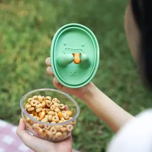 2-in-1 leak-proof snack box (with finger cot lid), silicone snack box, reusable, leak-proof, portable food storage box, suitable for travel, camping, outdoor activities, takeaway snack box, lunch box.