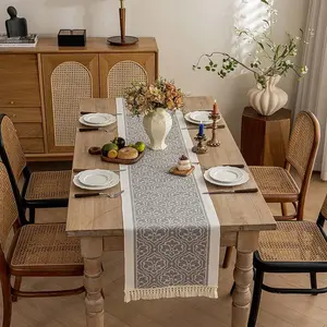 Geometric Floral Pattern Table Runner, 1 Count Solid Color Tablecloth, Table Decoration Supplies for Home Kitchen Dining Room Wedding Party