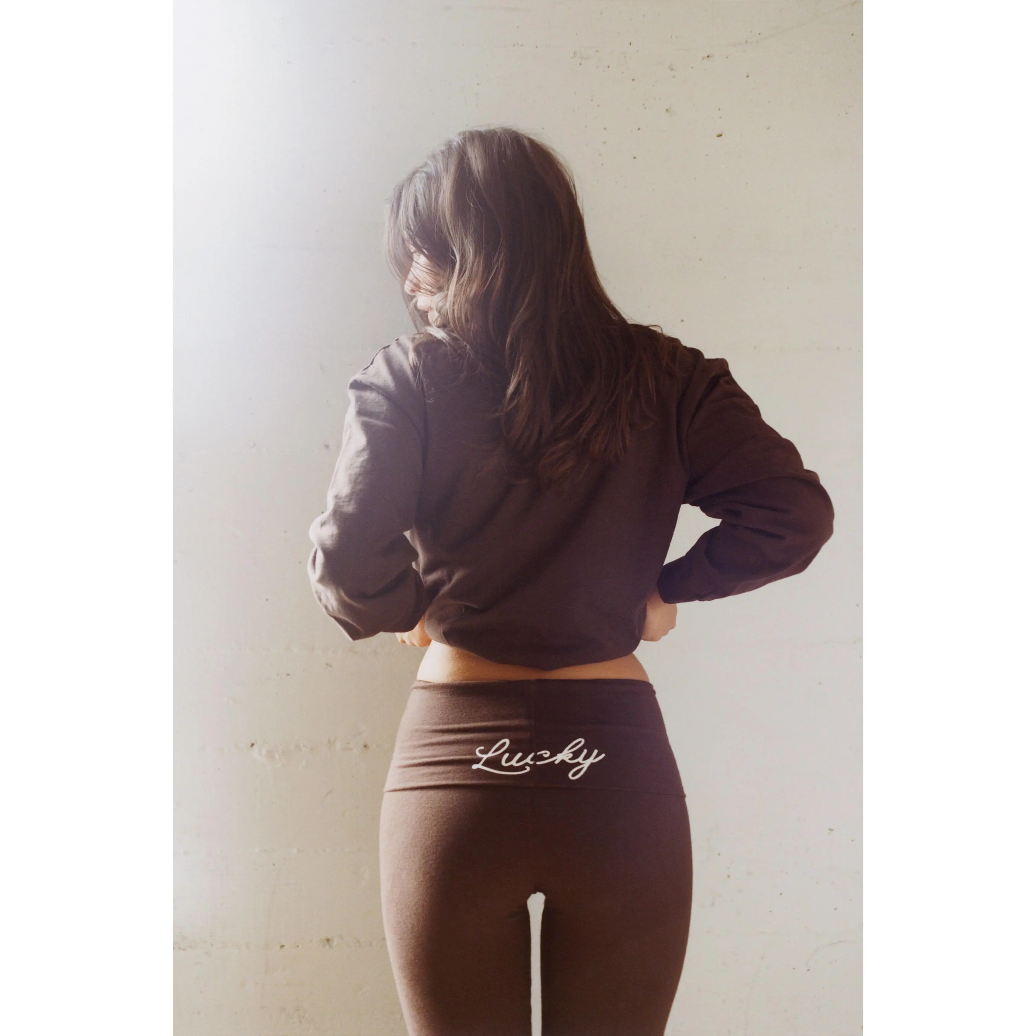 THE LUCKY PANT IN BROWN