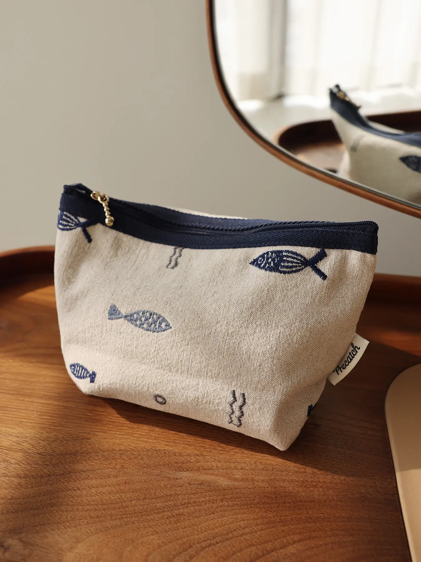 Embroidered Fish Casual Makeup Storage Bag, Zipper Ethnic Style Portable Cosmetic Pouch, Handheld Small Travel Bag, Interior Lining, Makeup Organizer Pouch, Travel Cosmetic Bags, Travel Beauty Bag
