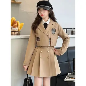 New Girls'Autumn JK Uniform Set British Academic Style for Tweens&Teens This Classic Two-Piece Set, Featuring a Blazer And Pleated Skirt, Offers a Timeless And Fashionable Look for School, Parties, Or Everyday Wear.