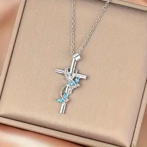 Exquisite cross pendant necklace, wrapped butterfly design, elegant daily versatile jewelry for women, suitable for parties, Valentine's Day, dates, gifts---the perfect female gift Fashionable Collarbone Chain men's autumn rapper link slip boat anchor