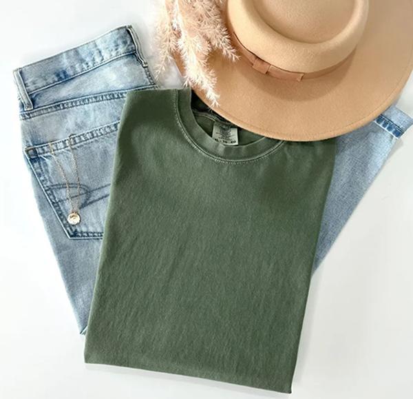 Vintage Comfort Colors Soft-Washed Graphic Tee Wolf Harley Retro Biker Nature Rock 90S 2000S Grunge Gothic Shirt Tshirt