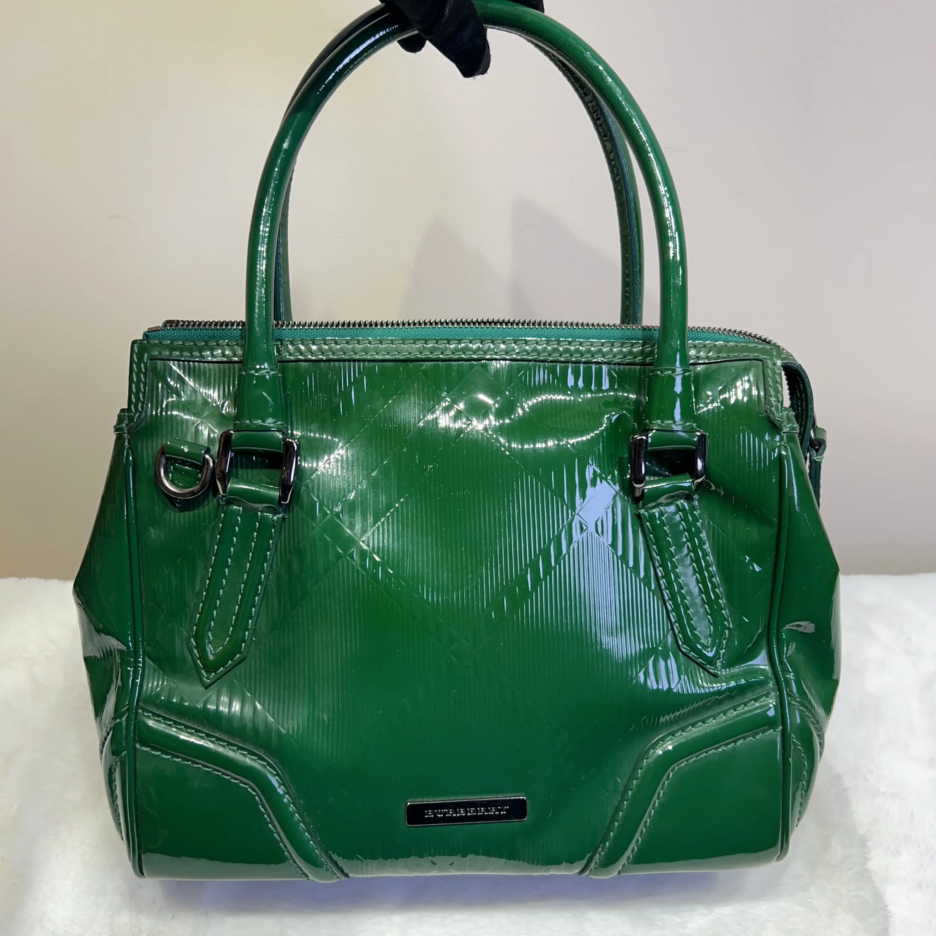 Pre-owned BURBERRY dark green handbag 714033