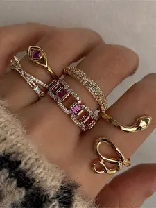 Women's Vintage Metal Crystal Stackable Rings Set, Rhinestone Star Square Design, Punk Style Jewelry Gift for Her