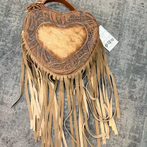 bolsa corazón piel $65 -  Mexican Leather Bag Hermosa Bolsa de Piel 100% Ternero with Floral Embroidery & Gold Charm Artisanal Handcrafted Chiapaneco Handbag, bolsa artesanal