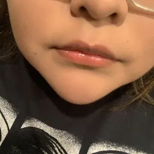 Product Review of Glow Reviver Lip Oil from T**a **