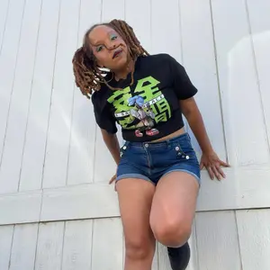 Vega Sci-Fi Graphic Crop Top – Comic Streetwear Tee