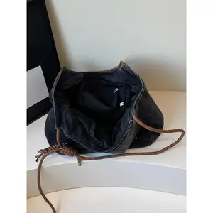 A Women's One Shoulder Handbag, Denim Shoulder Satchel, Denim Crossbody Bags, with Lightweight Design, Crossbody Shoulder Bag Featuring Minimalist Personality. Perfect for Casual Shopping, Commuting, Dating, Daily Use