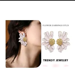earrings for women's