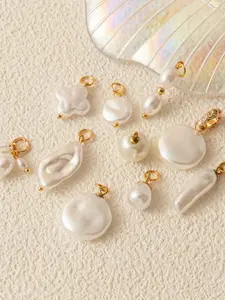 1PC Fashion Bohemian Style Pendant, round and flat, imitation pearl, cross, beach series pendant, copper plated with 18K gold, suitable for DIY fashion accessories such as keychains, bags, and jewelry.