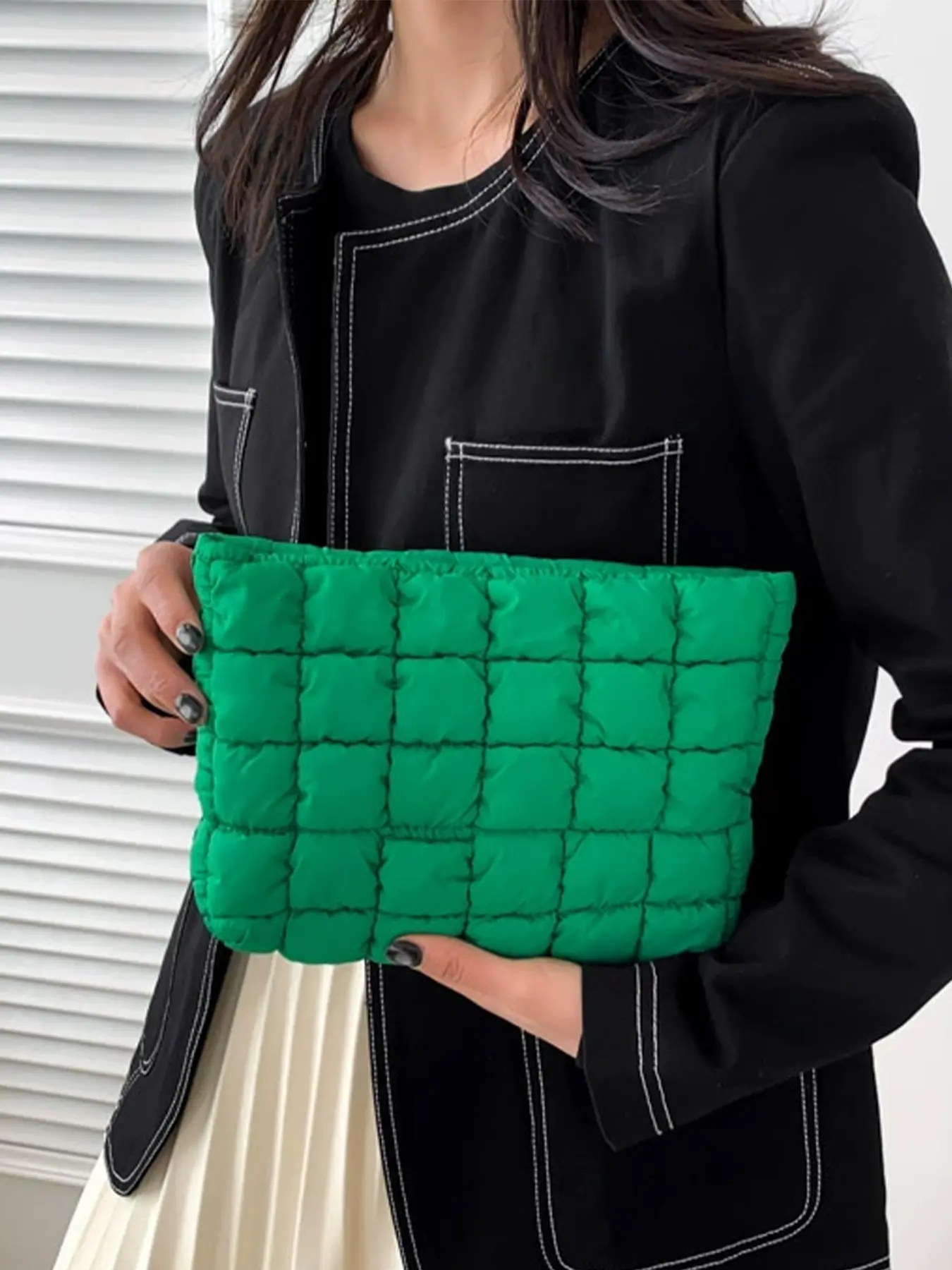 Ladies' Handbag Fashionable, Simple, Solid Color Design, Quilted, Wrinkled, Convenient and Practical, Daily Commuting Purse, Versatile for Daily Commuting and Travel, Autumn and Winter New Handbag, Trendy Commuter Bag