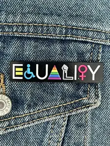 1Count innovative symbol text badge brooch, cute accessory, bag accessory pin, clothing accessory, versatile accessory, birthday gift, children's gift, best friend gift, friend gift, Personalized, no color fading