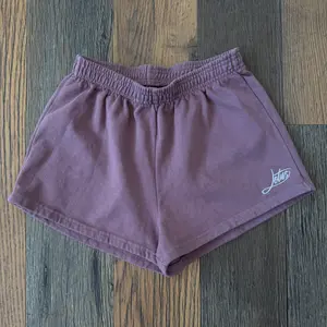 Women’s Lotus Script Heavy Fleece Shorts - Hazy Mauve