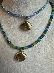 Multicolor Necklace with Gold Plated Shells - Beachy