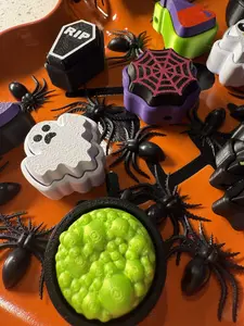 Halloween Mystery Fidget Clicker Pack – Spooky, Satisfying, and So Much Fun! 🎃👻
