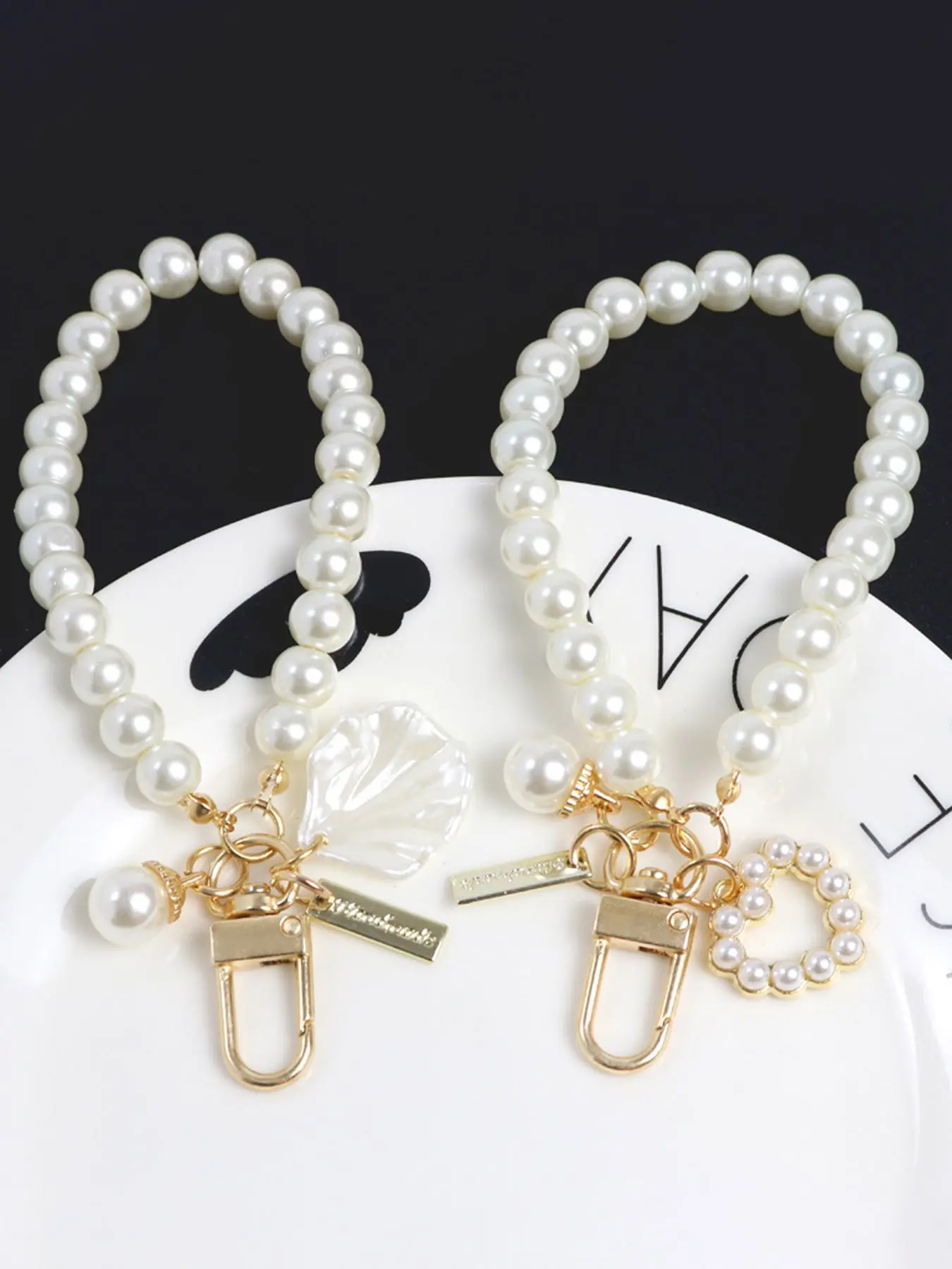 Shell Heart-Shaped Bead Keychain, Trendy Cute Keychain, Aesthetic Keychain, Imitation Pearl Bead, Shell Pendant Imitation Mother Of Pearl Material, Bag Hanging Decoration, Imitation Pearl Shell Hanging Decoration, Keychain For Bags