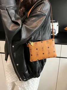 Handmade Strawberry Print Coin Purse, Durable Material, Handle Design, Ideal for Daily Use and Gift Recommendations