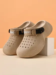 Versatile Chic Holey Shoes for Women, Cute Large Head Lightweight Casual Sandals, Textured Design Clogs, Round Toe Clogs, Sizes 35-40, Comfortable and Stylish Footwear