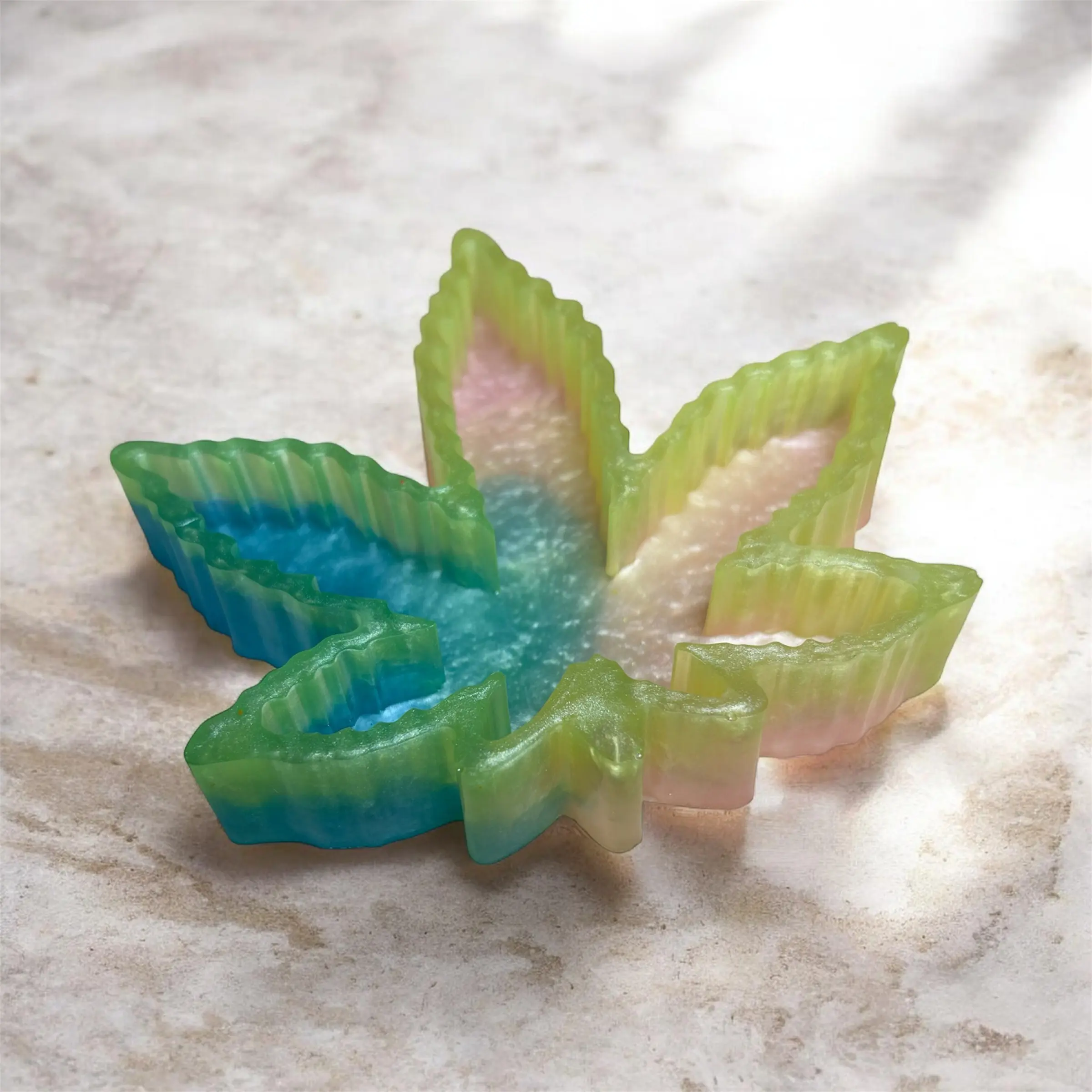 Multi-Color Resin Ashtray, Home Decor Statue Figurine for Home Supplies Use